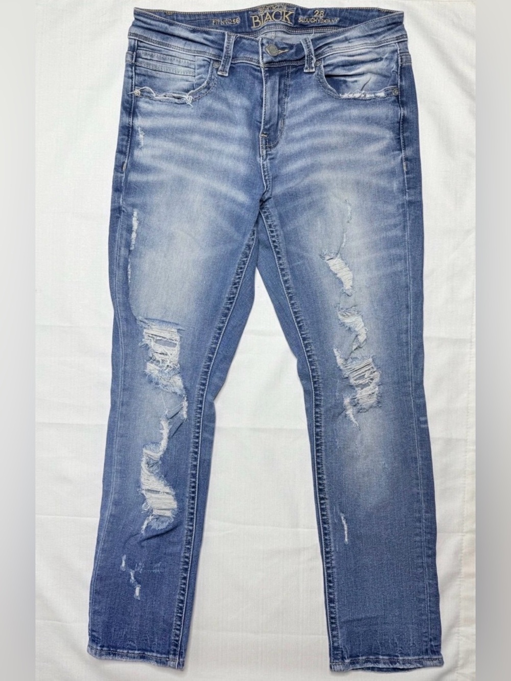 Buckle Black Women’s Fit No. 256 Slouchy Stretch Distressed Jeans 28